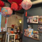 懐舊的飾物充滿店內